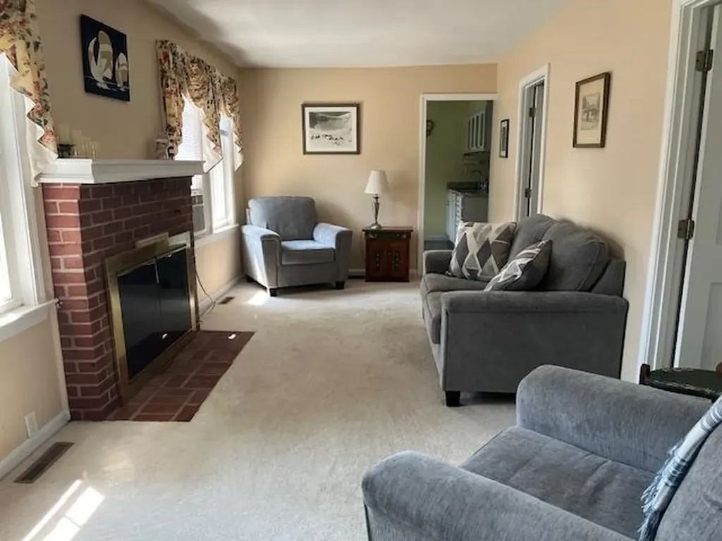 10 Powers Avenue Rye NH 03870