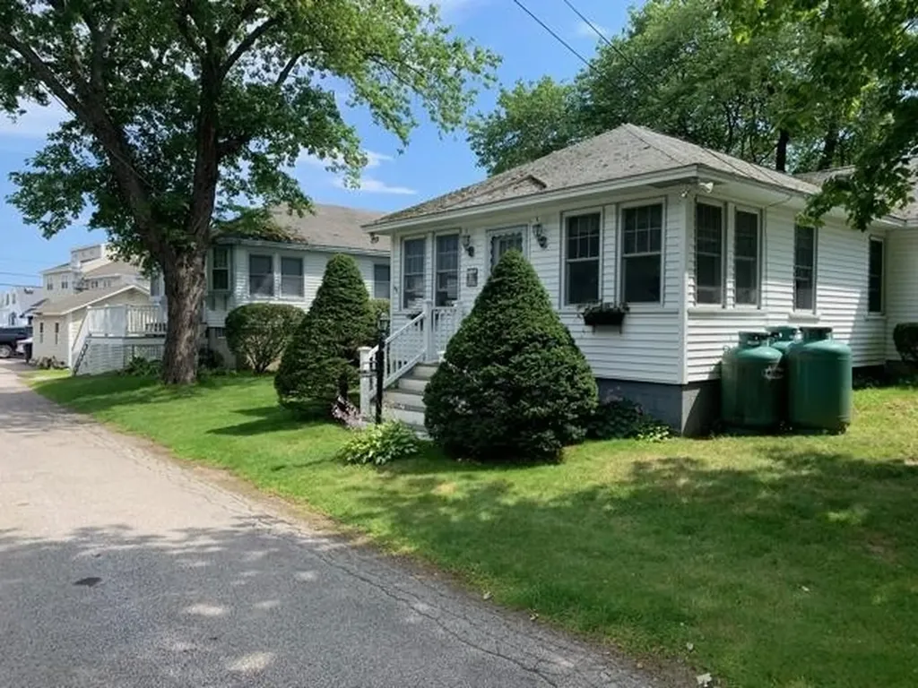 10 Powers Avenue Rye NH 03870