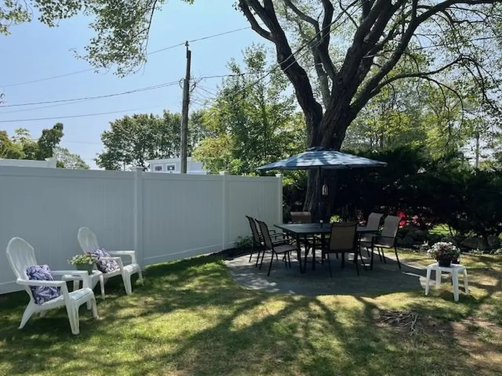 10 Powers Avenue Rye NH 03870