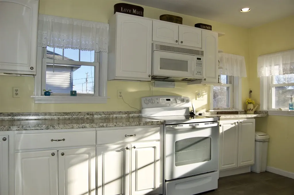10 Powers Avenue Rye NH 03870