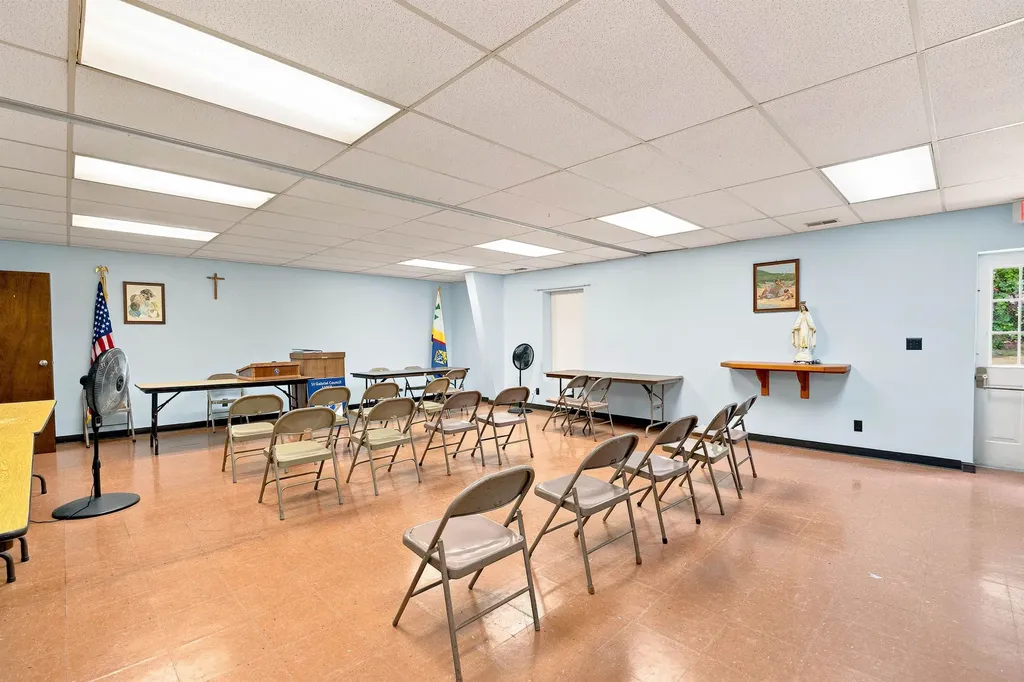 16 Chestnut Street Tilton NH 03276
