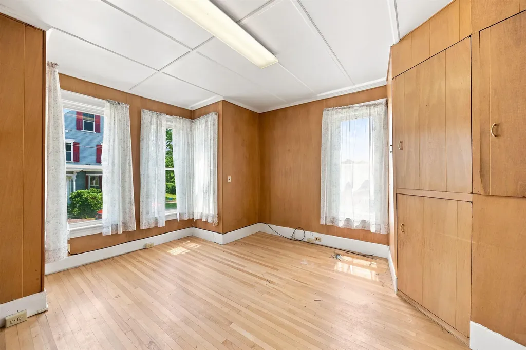 16 Chestnut Street Tilton NH 03276