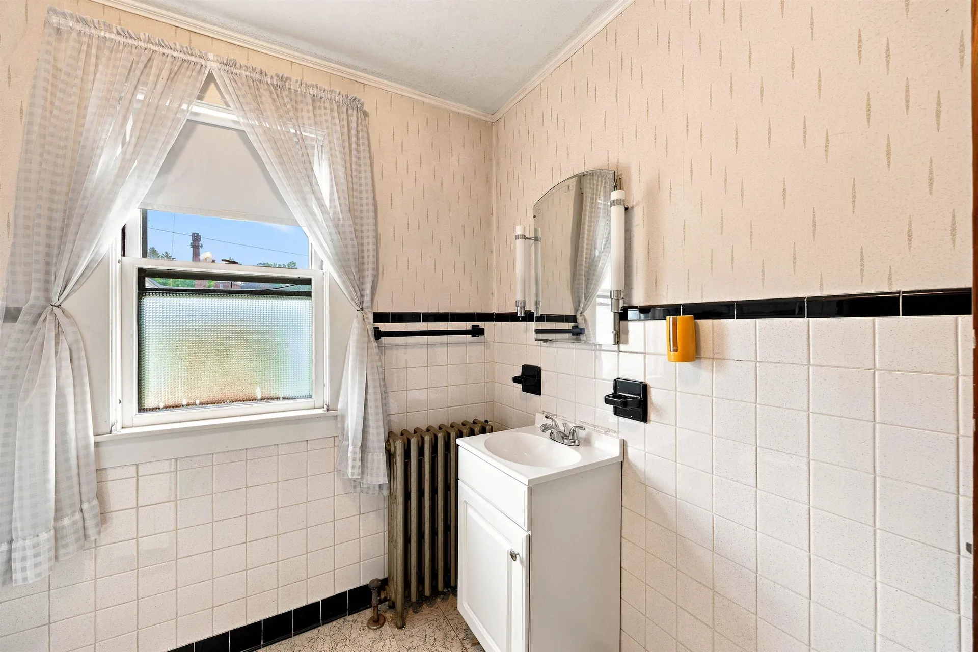 16 Chestnut Street Tilton NH 03276