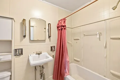 16 Chestnut Street Tilton NH 03276