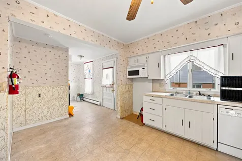 16 Chestnut Street Tilton NH 03276