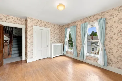 16 Chestnut Street Tilton NH 03276
