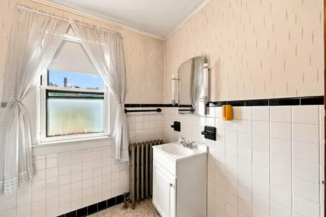 16 Chestnut Street Tilton NH 03276