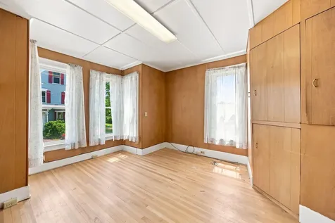 16 Chestnut Street Tilton NH 03276