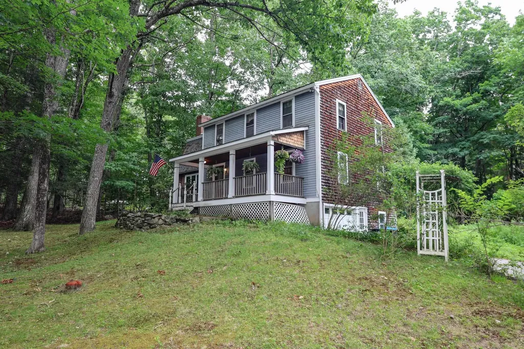 16 Meserve Road Durham NH 03824