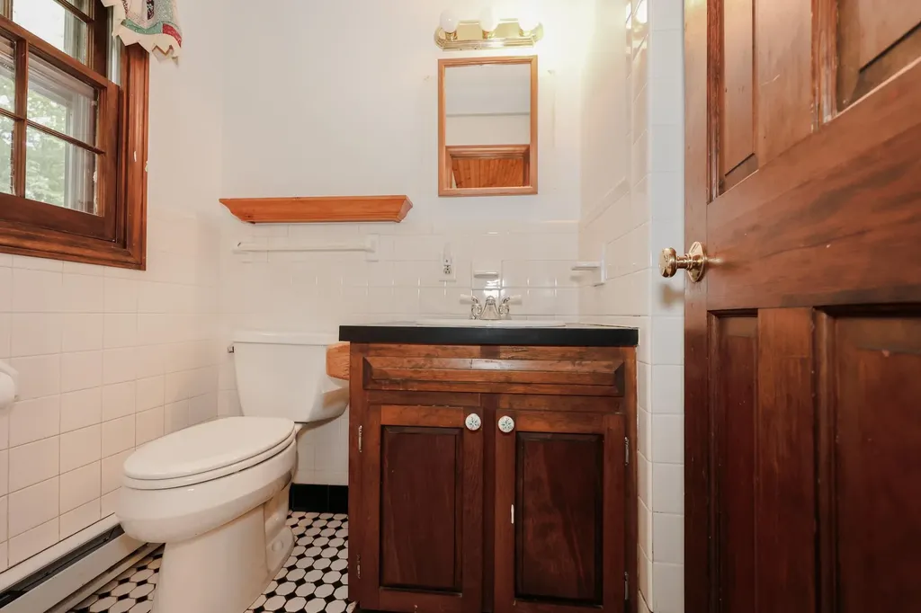 16 Meserve Road Durham NH 03824