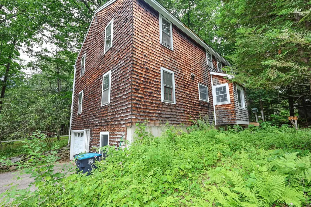 16 Meserve Road Durham NH 03824