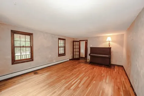 16 Meserve Road Durham NH 03824