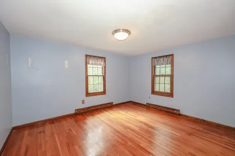 16 Meserve Road Durham NH 03824