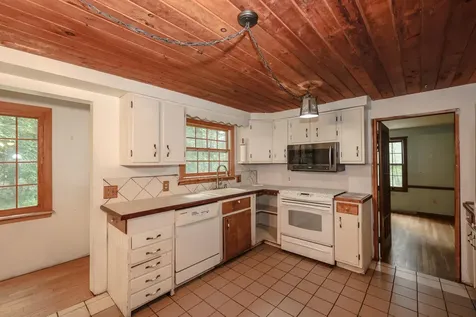16 Meserve Road Durham NH 03824