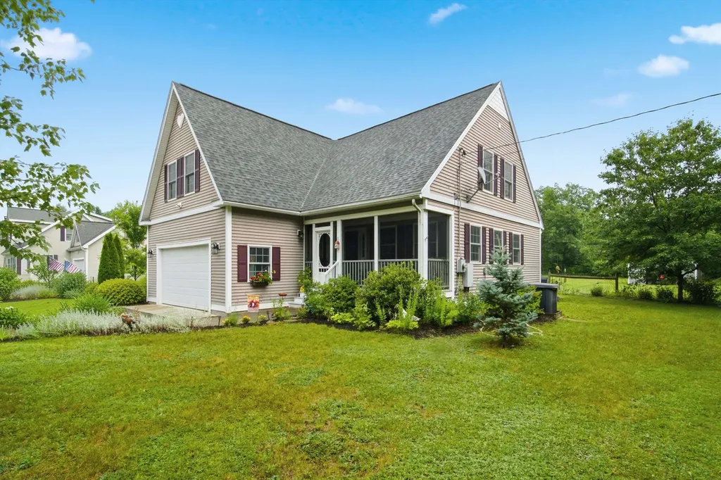 4 Memory Lane Loudon NH 03307