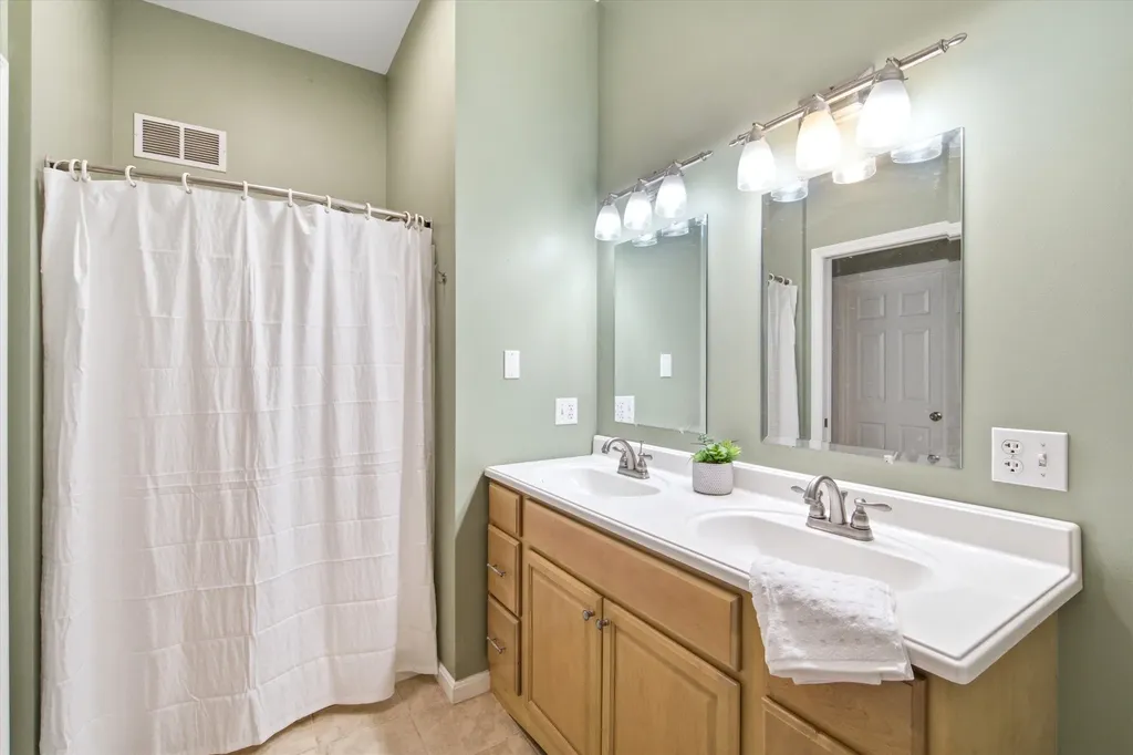 4 Memory Lane Loudon NH 03307