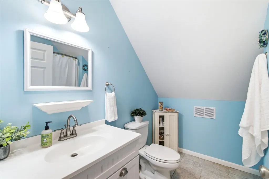 4 Memory Lane Loudon NH 03307