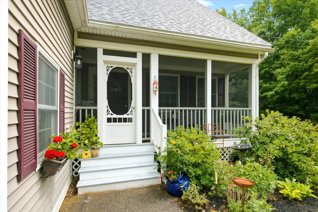 4 Memory Lane Loudon NH 03307