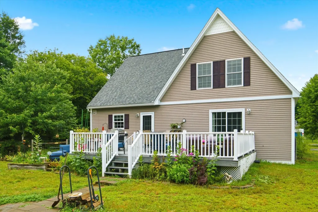 4 Memory Lane Loudon NH 03307