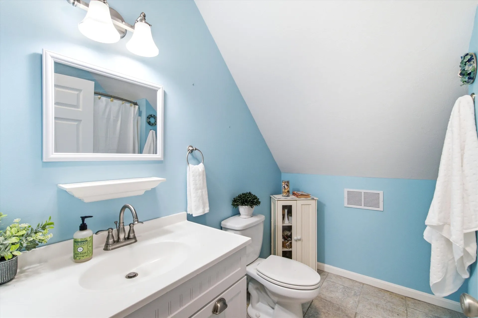 4 Memory Lane Loudon NH 03307