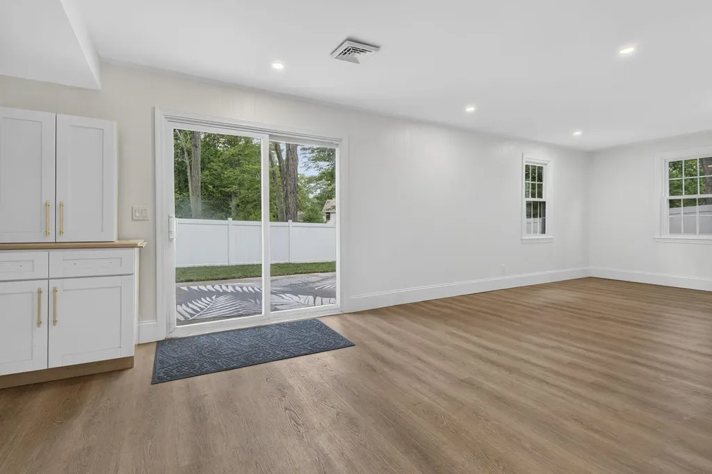 91 Carolan Avenue Hampton NH 03842
