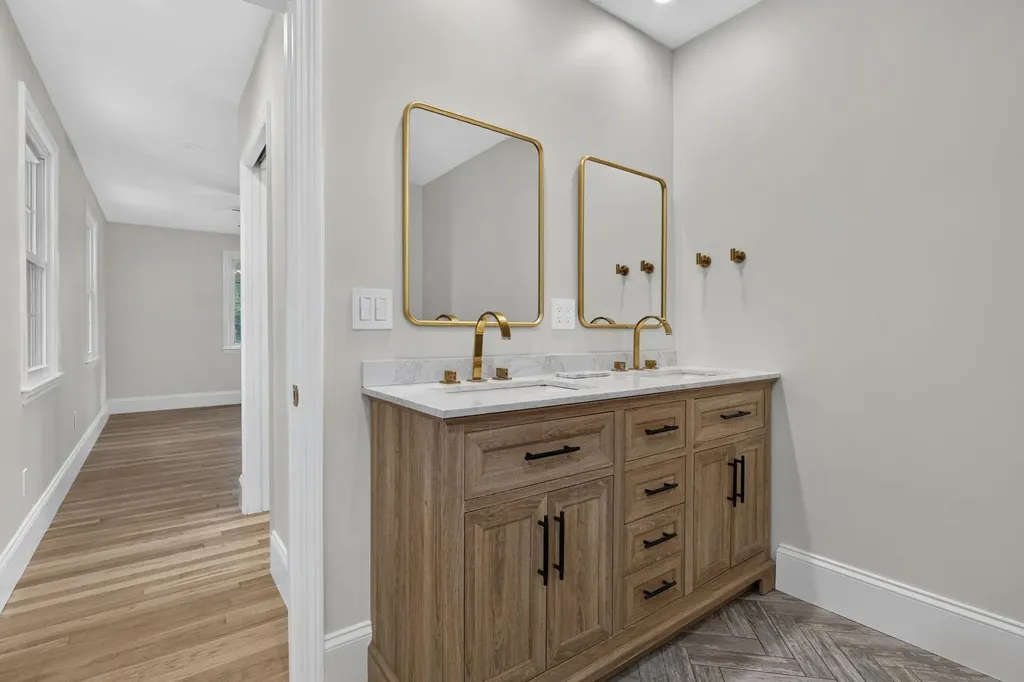 91 Carolan Avenue Hampton NH 03842