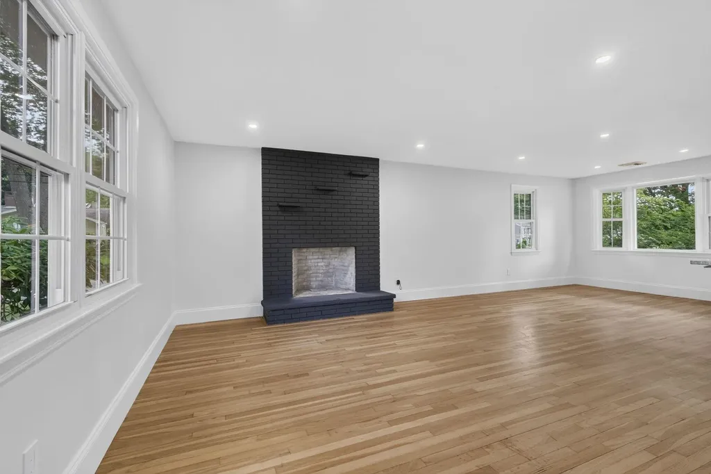91 Carolan Avenue Hampton NH 03842
