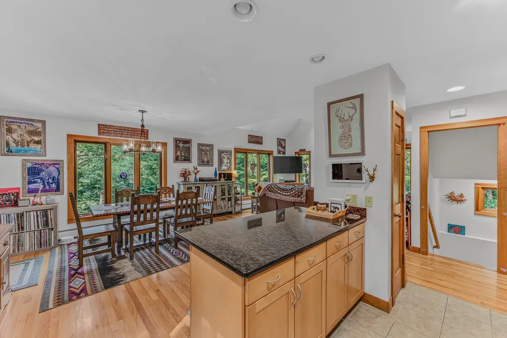 18 Armsby Circle Campton NH 03223