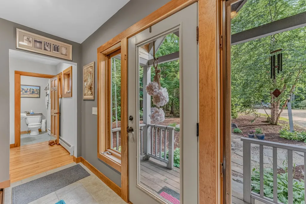 18 Armsby Circle Campton NH 03223