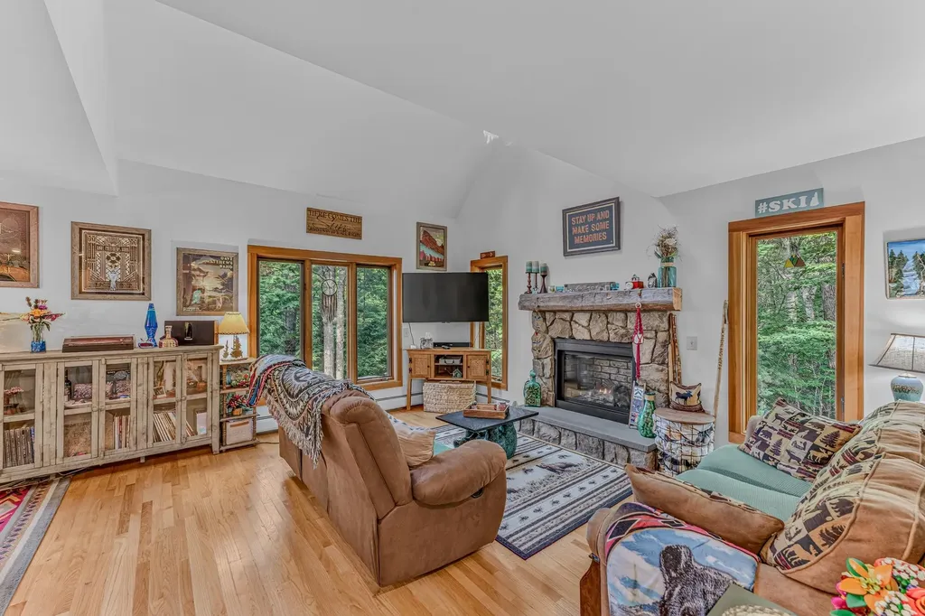 18 Armsby Circle Campton NH 03223