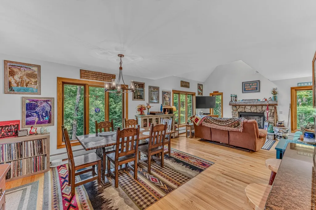 18 Armsby Circle Campton NH 03223