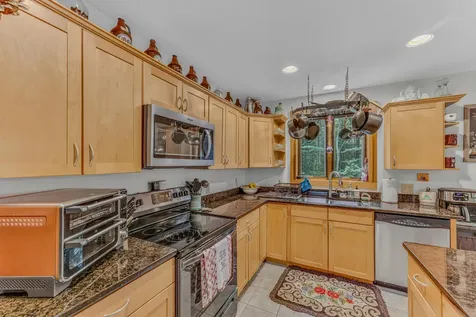 18 Armsby Circle Campton NH 03223