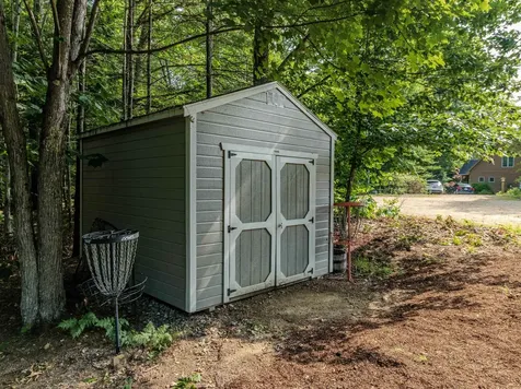 18 Armsby Circle Campton NH 03223