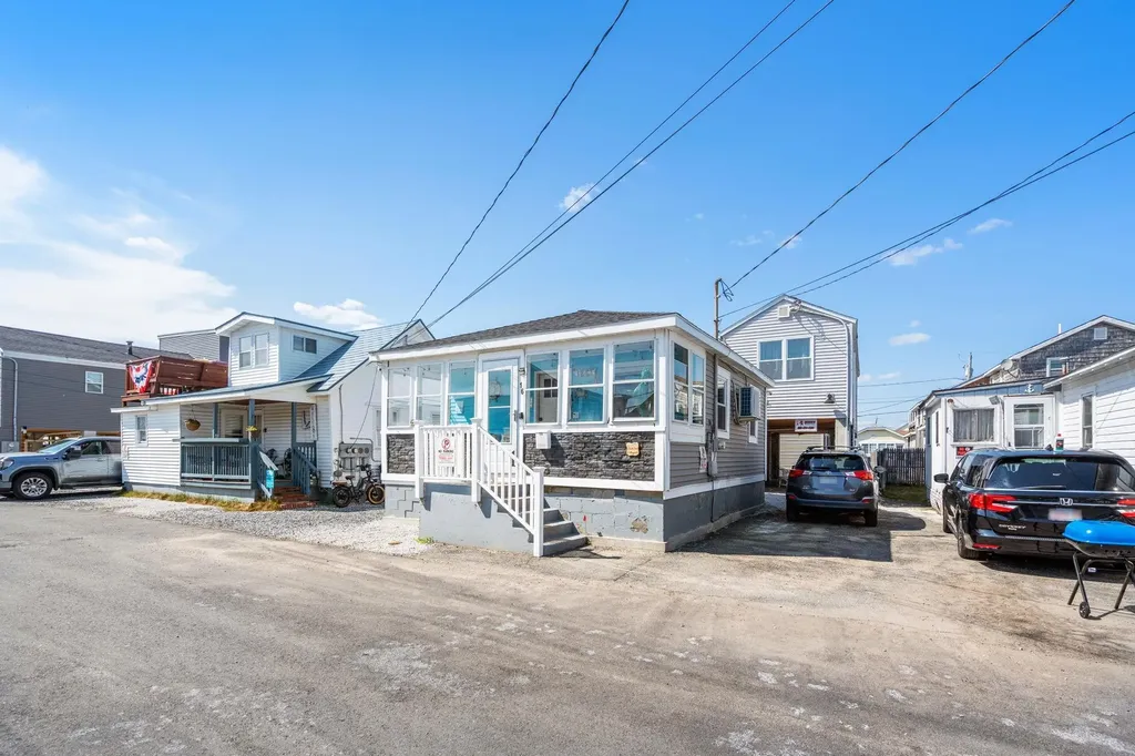 16 Riverview Terrace Hampton NH 03842