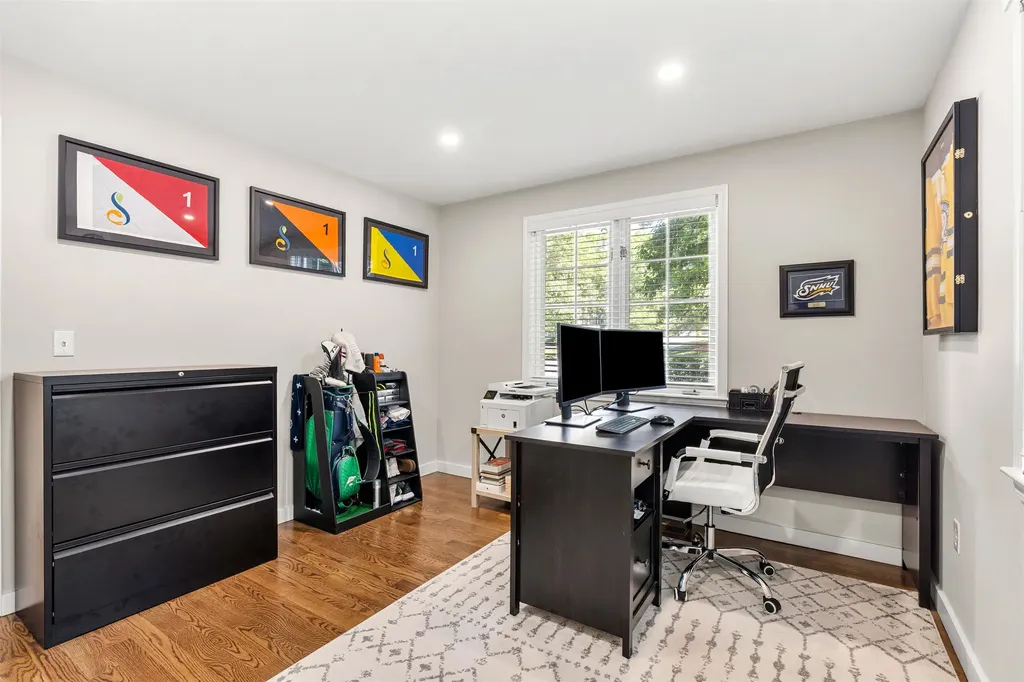 21 Foxglove Court Nashua NH 03062