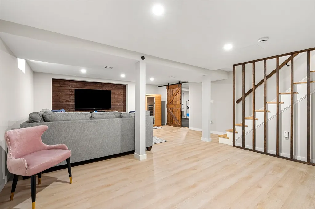 21 Foxglove Court Nashua NH 03062