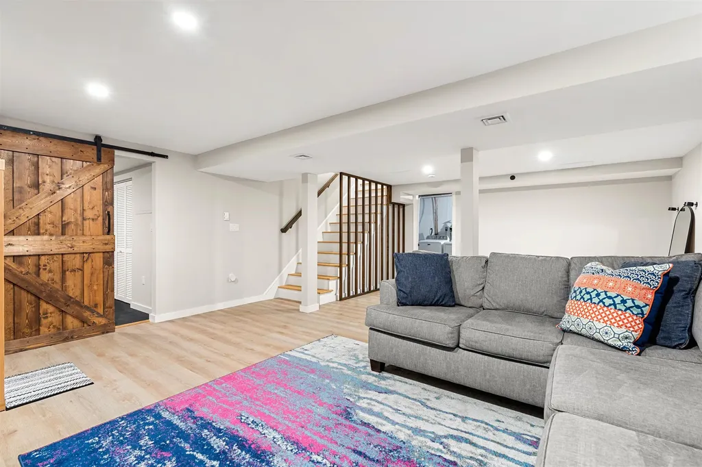 21 Foxglove Court Nashua NH 03062
