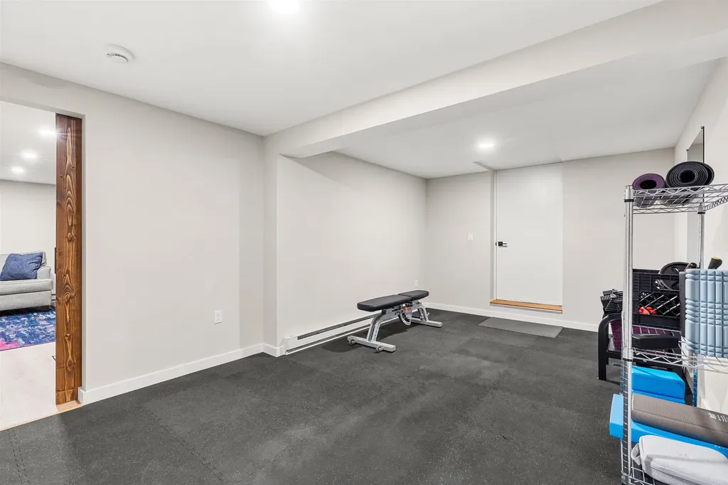 21 Foxglove Court Nashua NH 03062