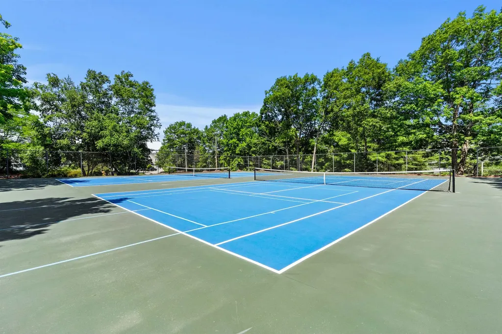 21 Foxglove Court Nashua NH 03062