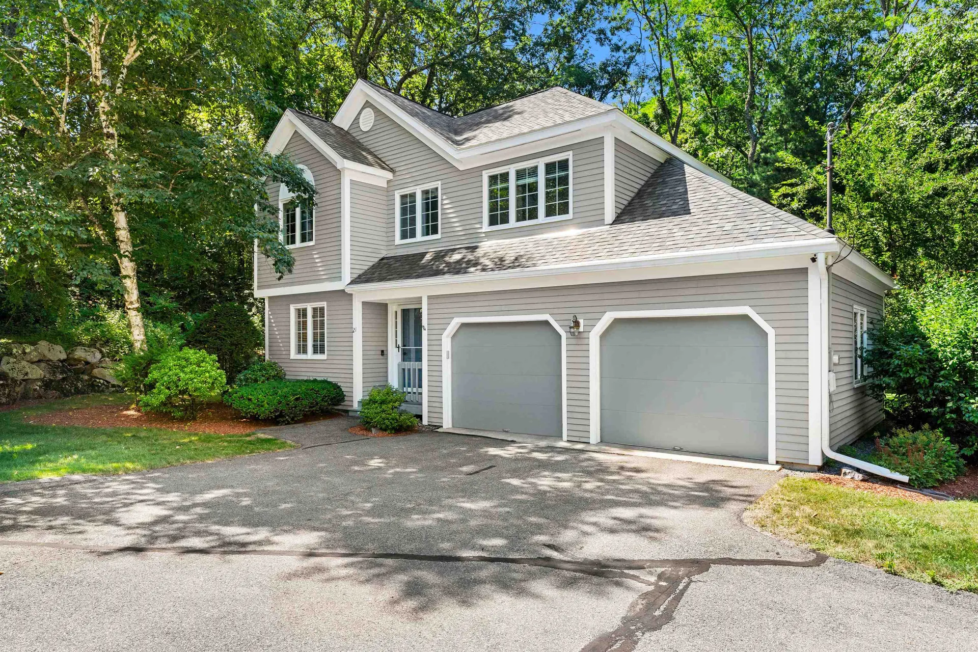 21 Foxglove Court Nashua NH 03062