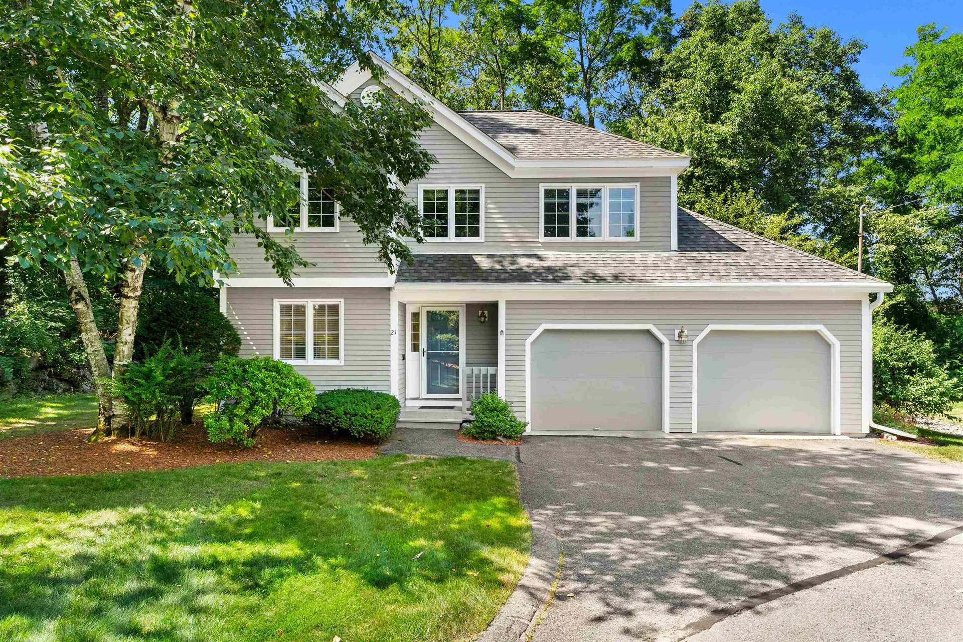 21 Foxglove Court Nashua NH 03062