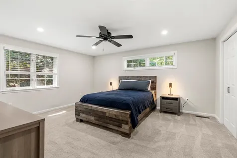 21 Foxglove Court Nashua NH 03062
