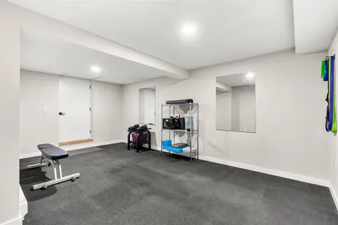 21 Foxglove Court Nashua NH 03062