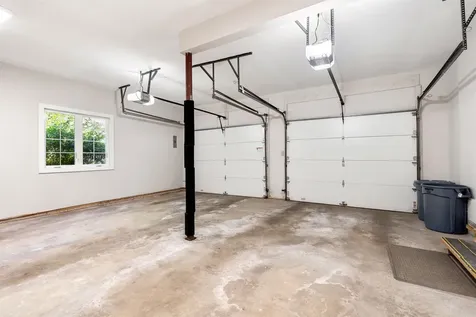 21 Foxglove Court Nashua NH 03062