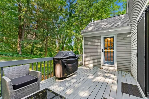 21 Foxglove Court Nashua NH 03062