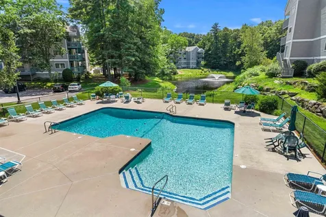 21 Foxglove Court Nashua NH 03062