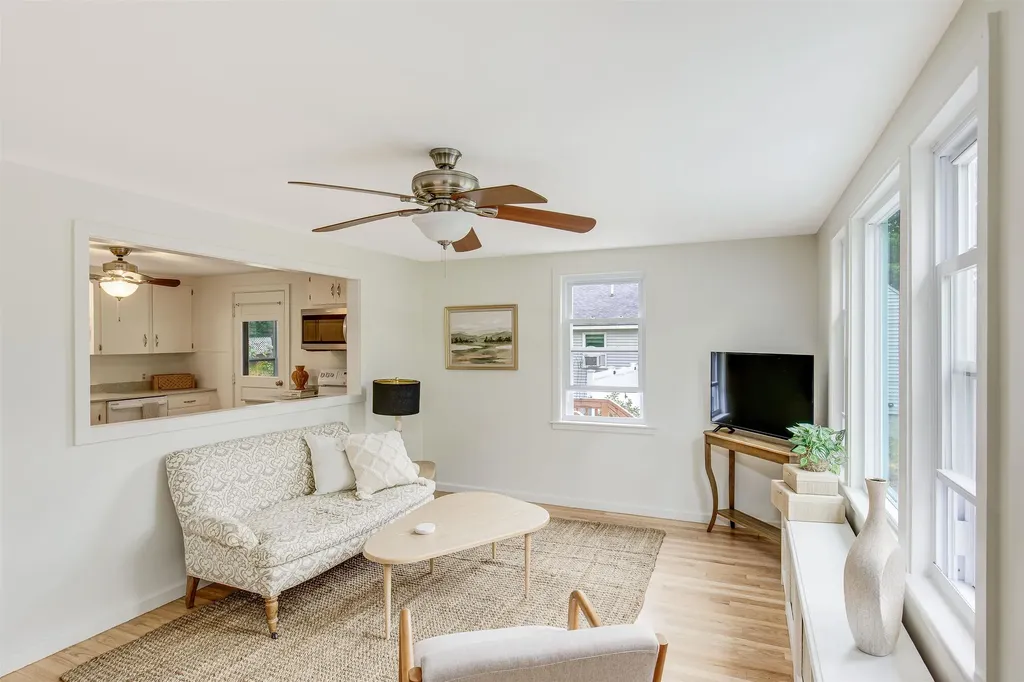 74 Pine Street Rollinsford NH 03869