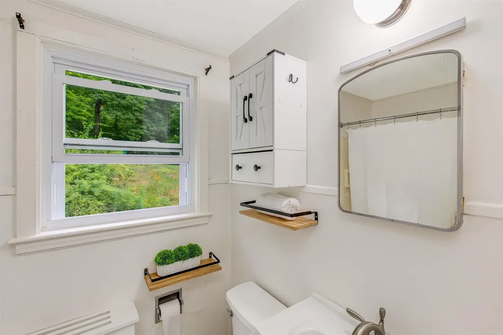 74 Pine Street Rollinsford NH 03869