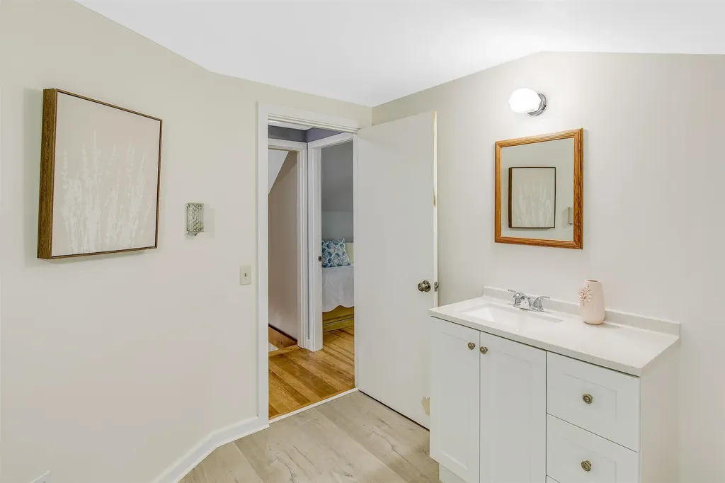 74 Pine Street Rollinsford NH 03869