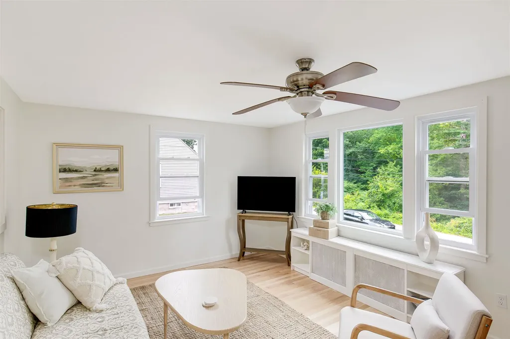 74 Pine Street Rollinsford NH 03869